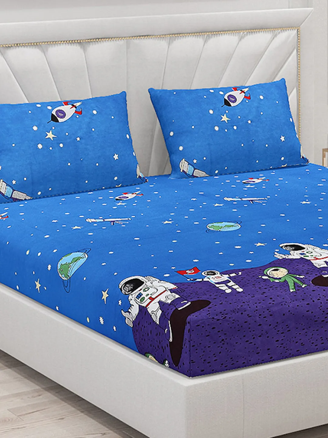 120 GSM  Polyester Double Bed Bedsheet with 2 Pillow Covers