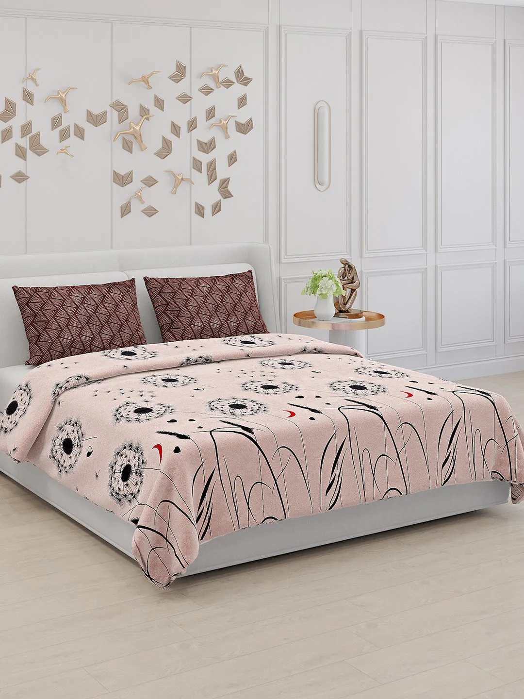 130 GSM Polyester Double Bed Bedsheet with 2 Pillow Covers