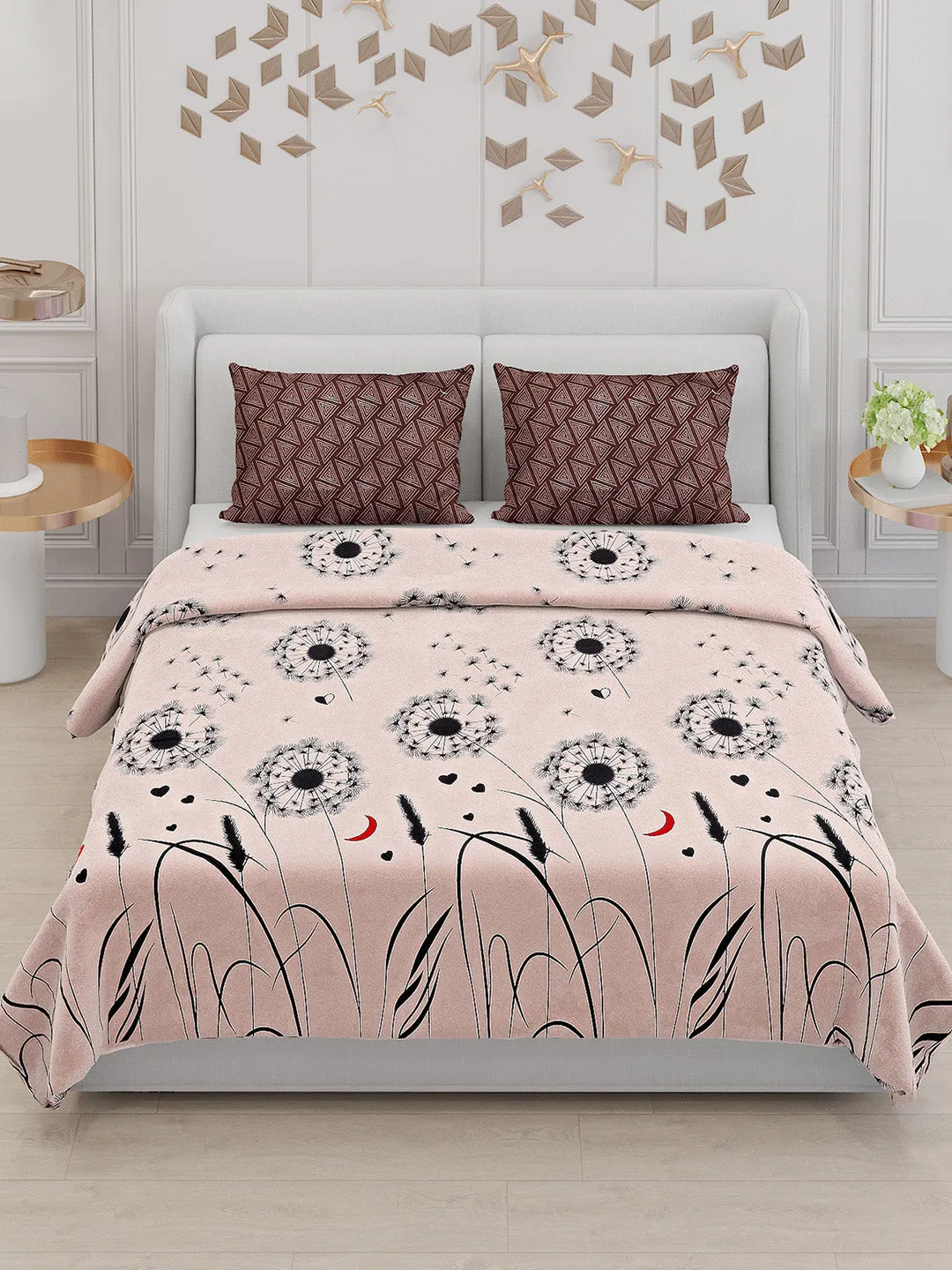 130 GSM Polyester Double Bed Bedsheet with 2 Pillow Covers