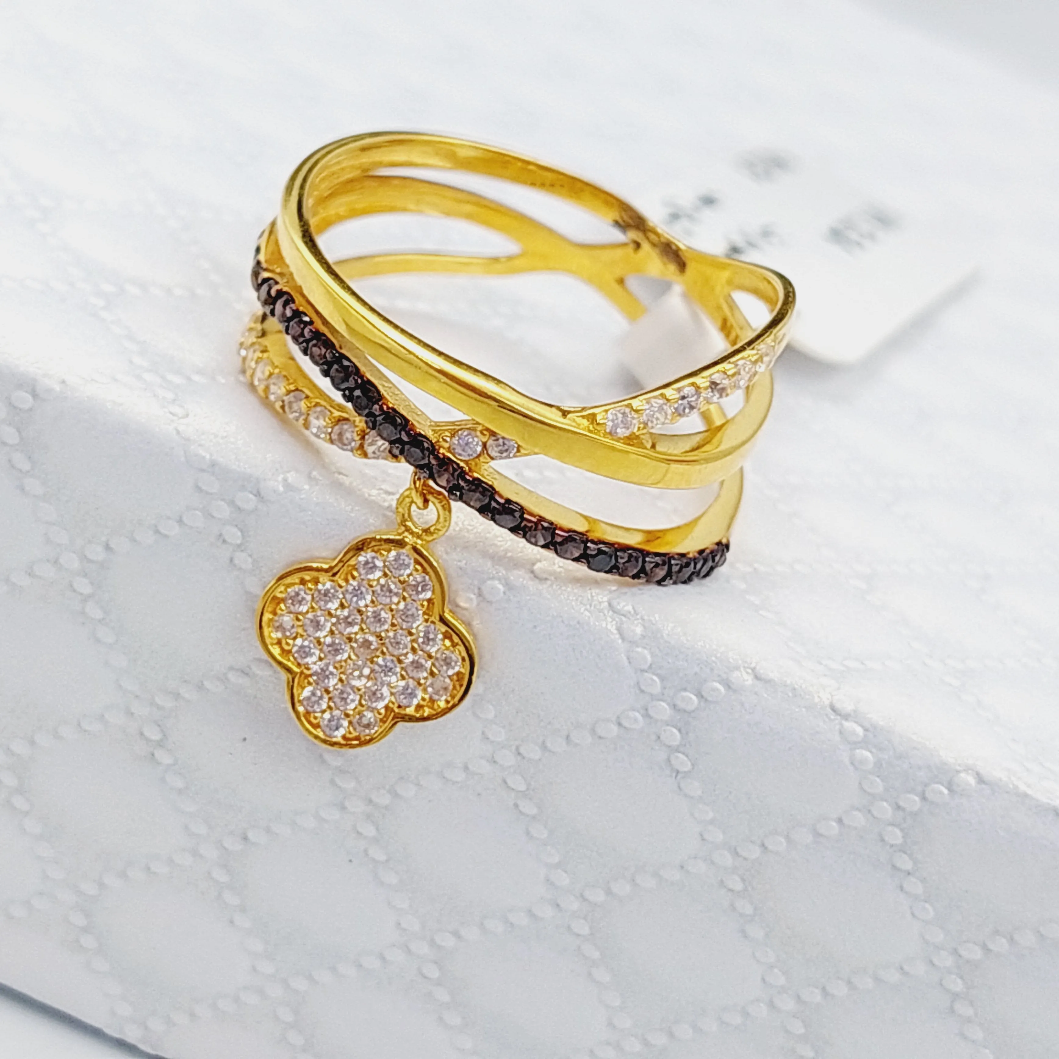 21K Clover Ring
