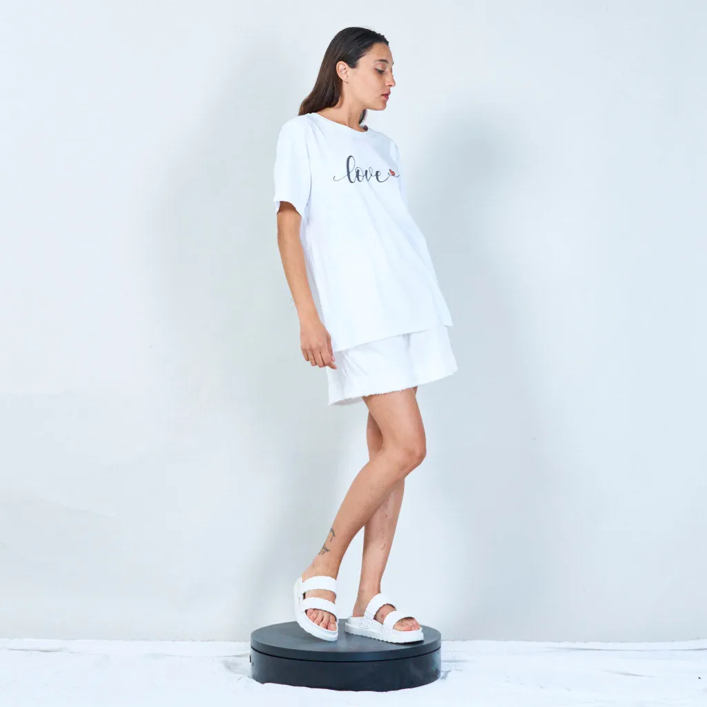 Basic T-shirt with "love" text and heart wholesale