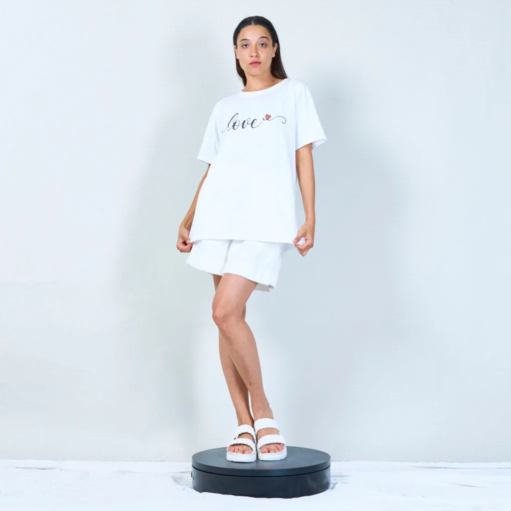 Basic T-shirt with "love" text and heart wholesale