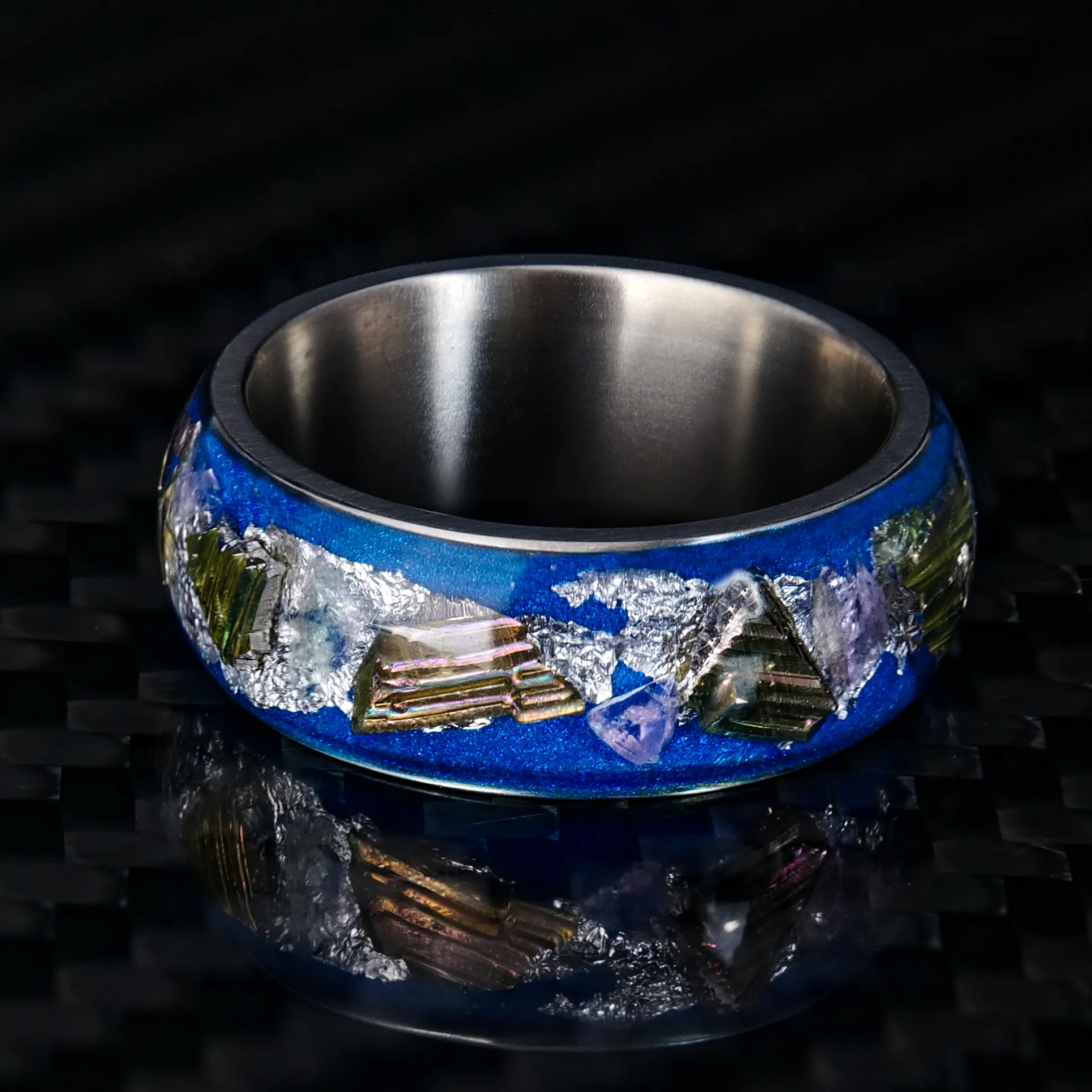 Bismuth Halo Glowstone Ring on Titanium