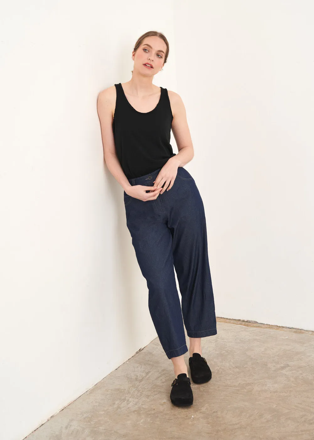 BRIT VEST TOP - BLACK
