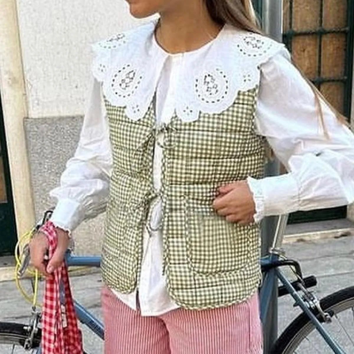 SOLILOQUY Women Y2K Tie Front Quilted Vest Plaid Floral V Neck Cropped Padded Gilet Coquette Sleeveless Jacket Going Out Top