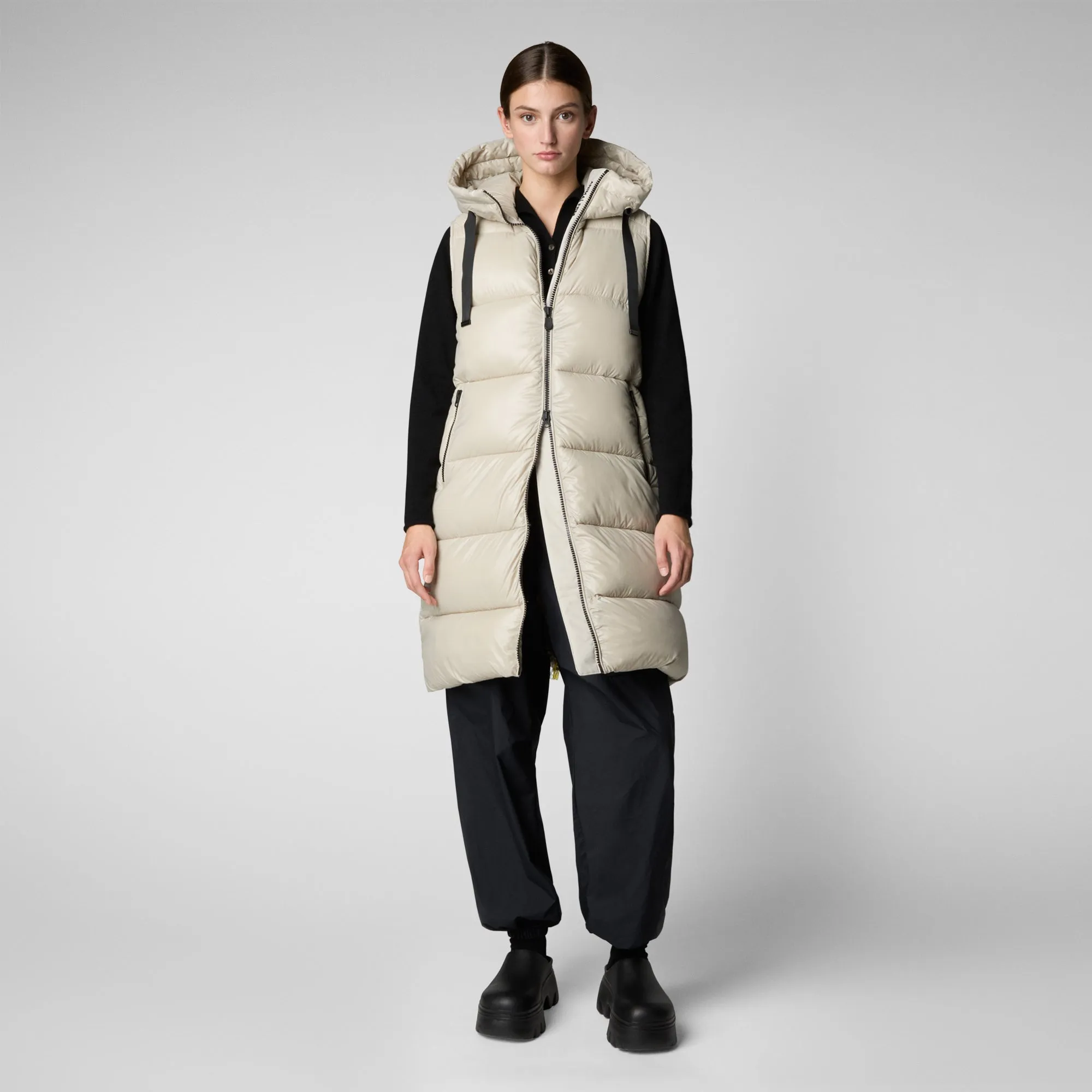 Woman's hooded vest Iria in rainy beige